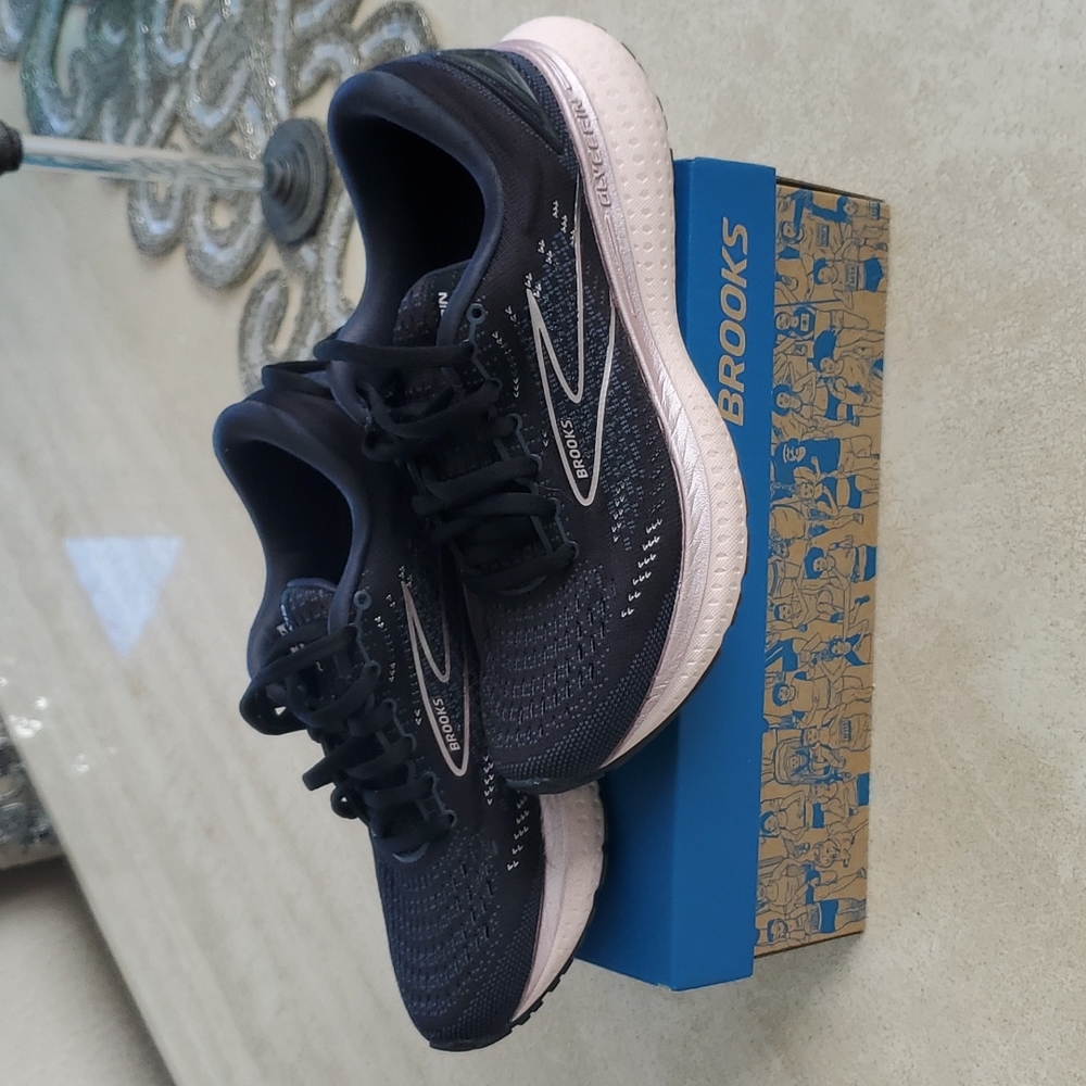 Brooks Black Ombre Metallic Glycerin 19 size 7 Women's Athletic Shoes